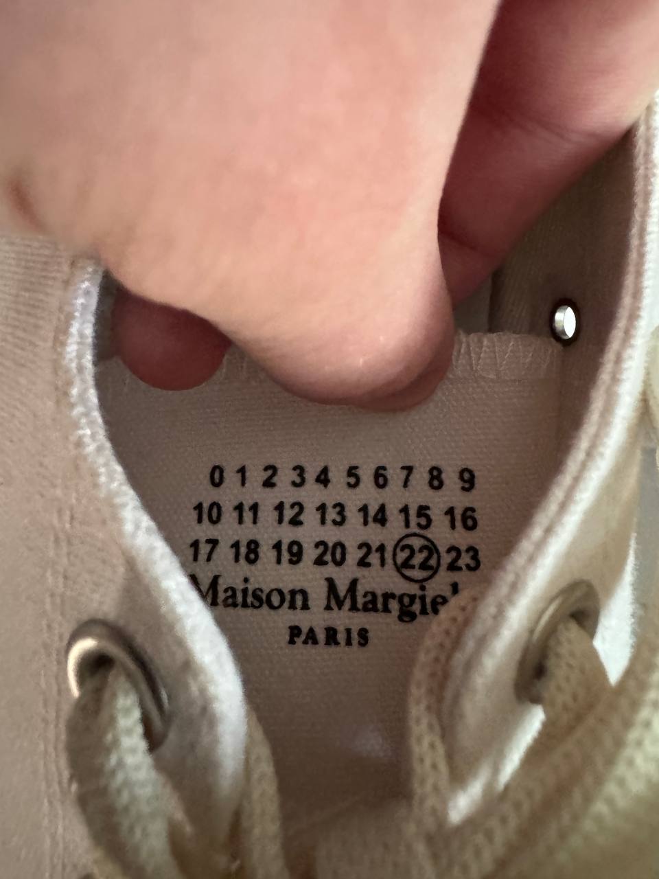 MAISON MARGIELA TABI CANVAS LOW WHITE