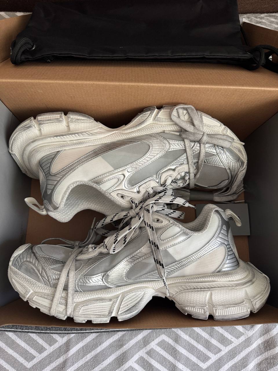 BALENCIAGA 3XL SILVER/WHITE