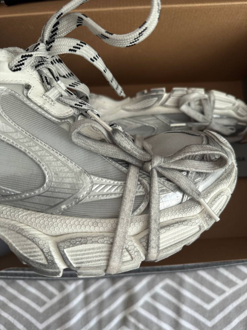 BALENCIAGA 3XL SILVER/WHITE – ORFANELLI